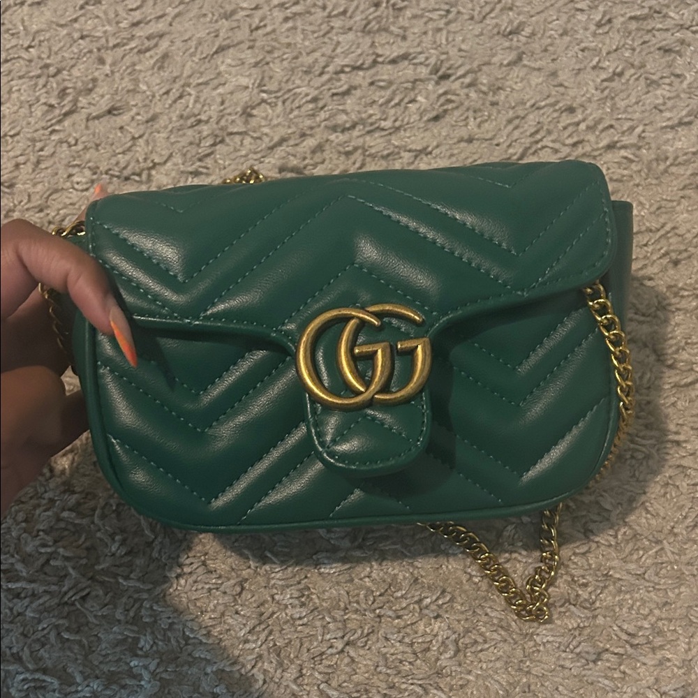 Gucci Green Small Shoulder Bag with Gold Chain